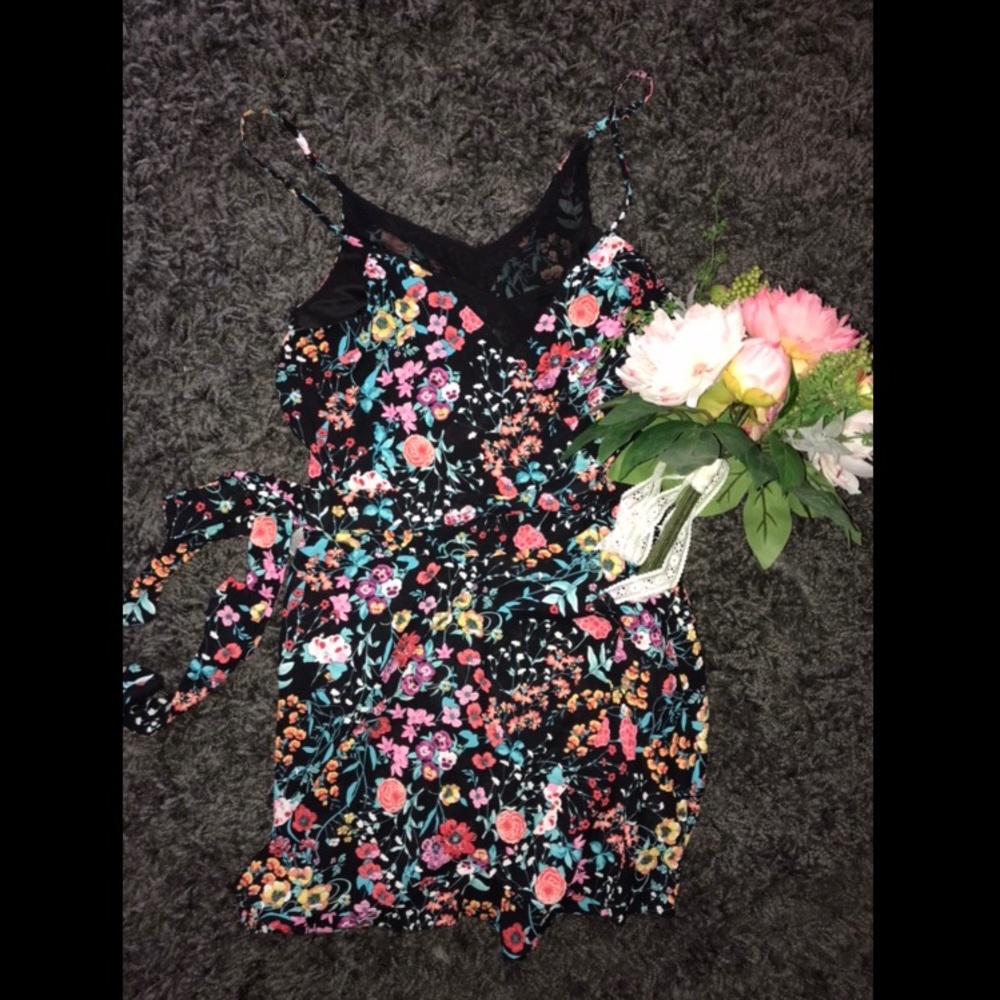 EXPRESS front tie floral romper